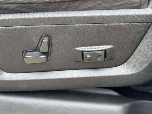 Used 2024 RAM 2500 Big Horn AWD/4WD image 17