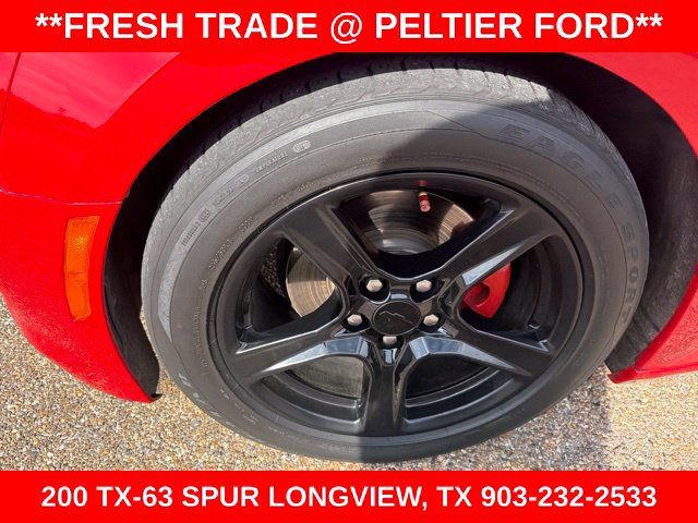Used 2020 Chevrolet Camaro LT RWD image 4