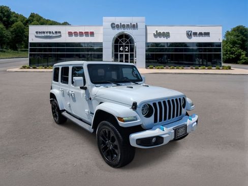 Used 2021 Jeep Wrangler Unlimited Sahara AWD/4WD image 8