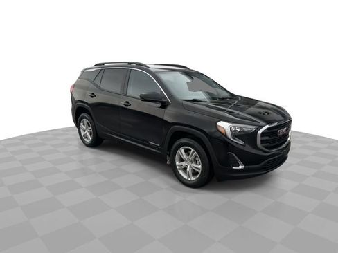 Used 2021 GMC Terrain SLE w/ Driver Convenience Package image 2
