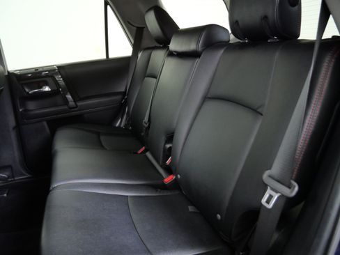 Used 2022 Toyota 4Runner TRD Off-Road Premium AWD/4WD image 15