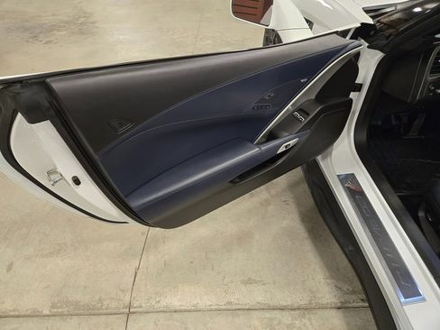 Used 2017 Chevrolet Corvette Z06 image 10