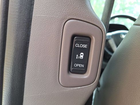 Used 2011 Honda Odyssey EX-L image 19