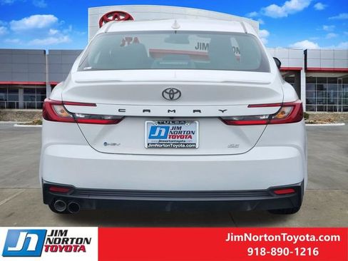 Used 2025 Toyota Camry SE FWD image 6