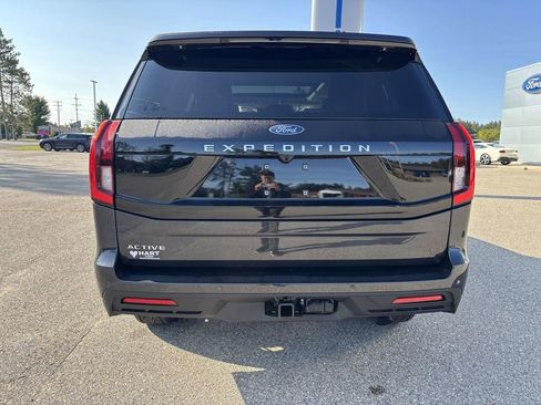 New 2025 Ford Expedition Active image 4