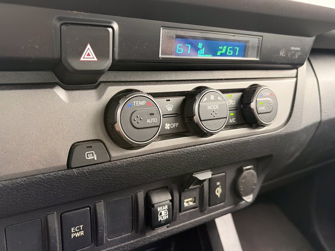Used 2022 Toyota Tacoma TRD Off-Road RWD image 10
