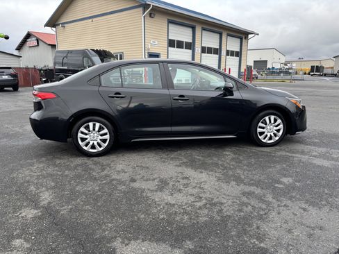 Used 2022 Toyota Corolla LE image 8