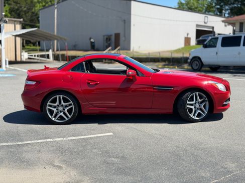 Used 2015 Mercedes-Benz SLK 250 image 8