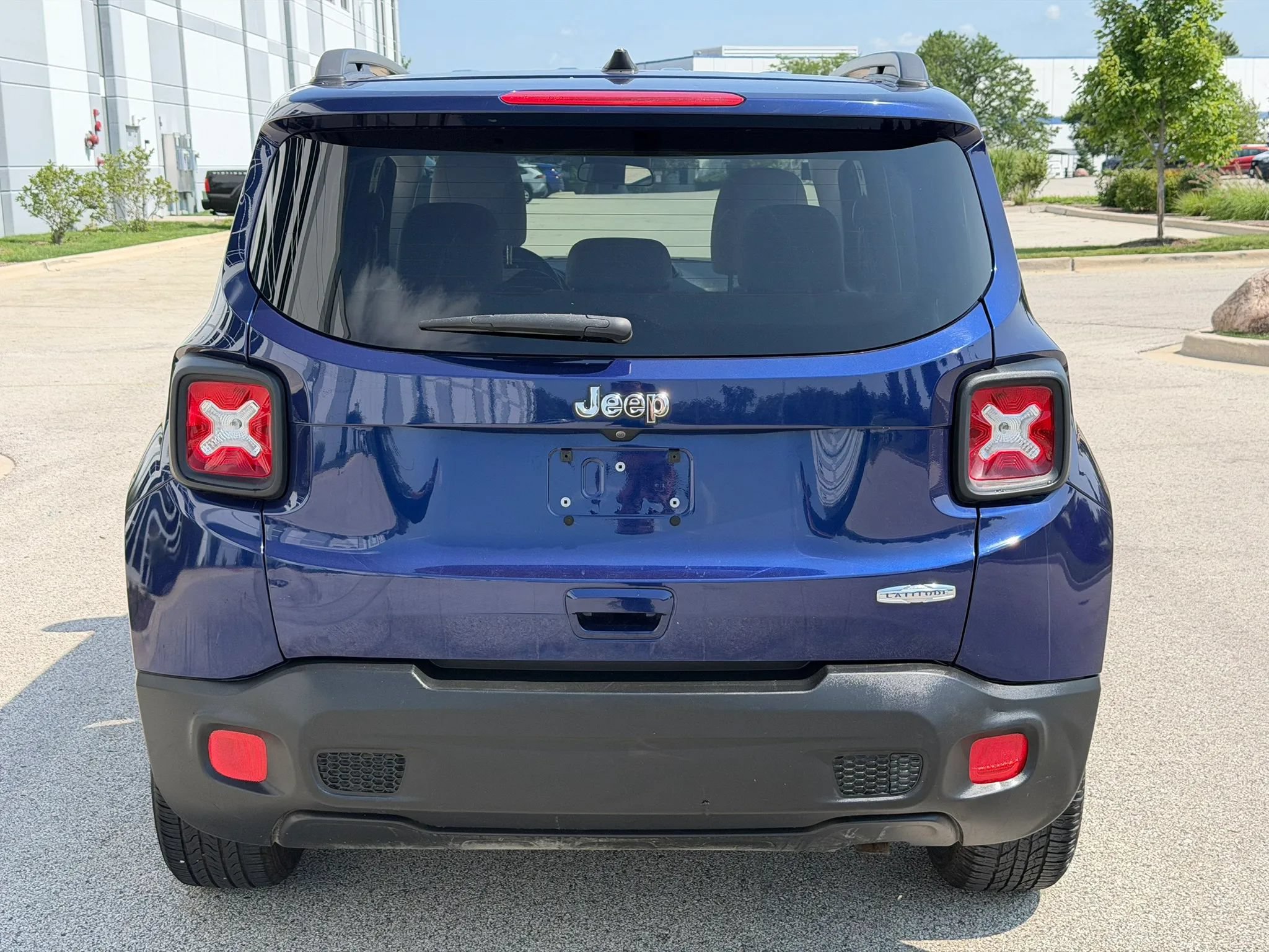 Used 2018 Jeep Renegade Latitude FWD image 6