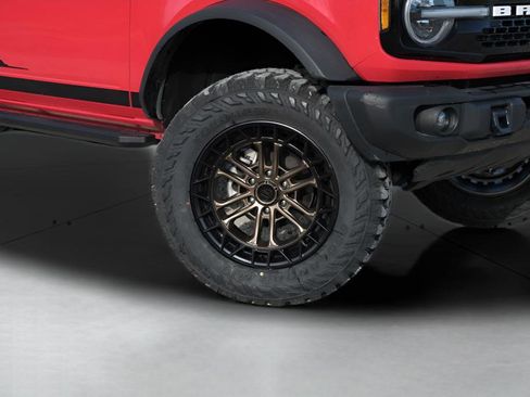 Used 2023 Ford Bronco Wildtrak image 44