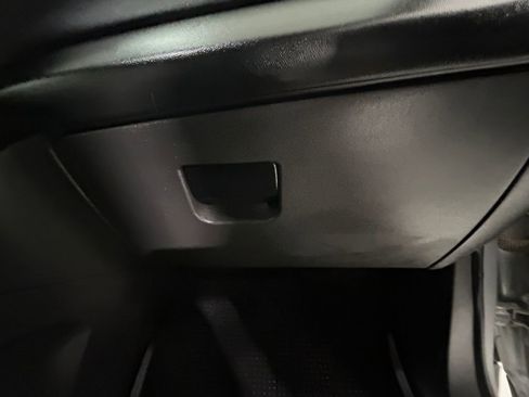 Used 2021 Chevrolet Equinox LT image 24