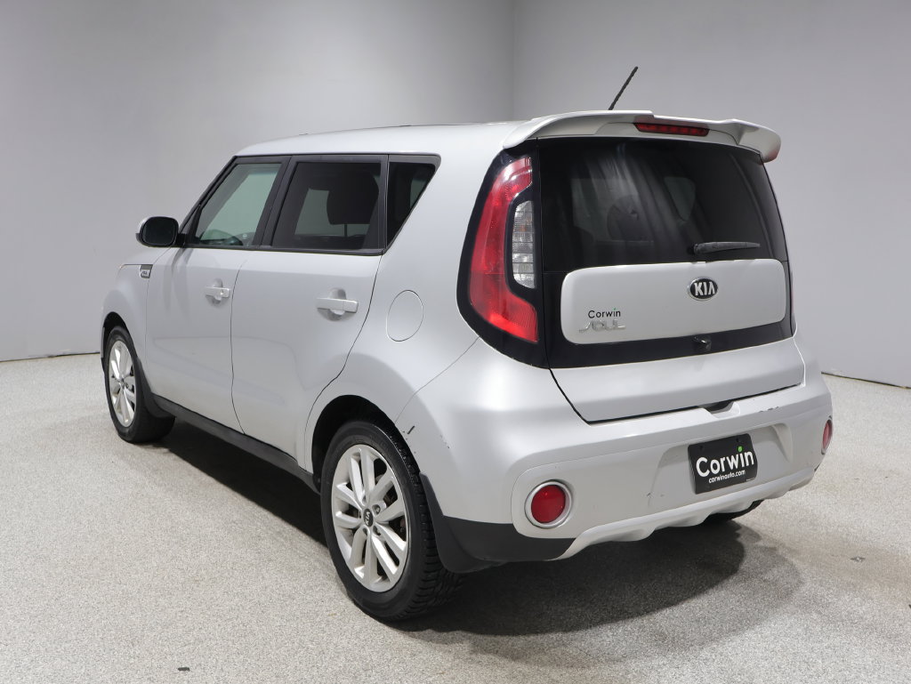 Used 2018 Kia Soul + FWD image 13