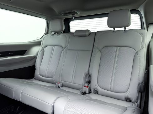 Used 2022 Jeep Wagoneer Series III w/ Premium Group I image 39