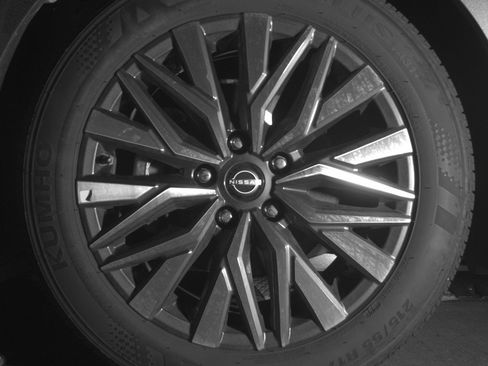 Used 2025 Nissan Altima 2.5 SV image 12