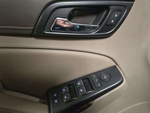 Used 2019 GMC Yukon XL SLT w/ Open Road Package AWD/4WD image 10
