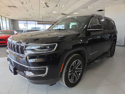 Used 2022 Jeep Wagoneer Series III w/ Rear Seat Video Group 1 AWD/4WD image 3