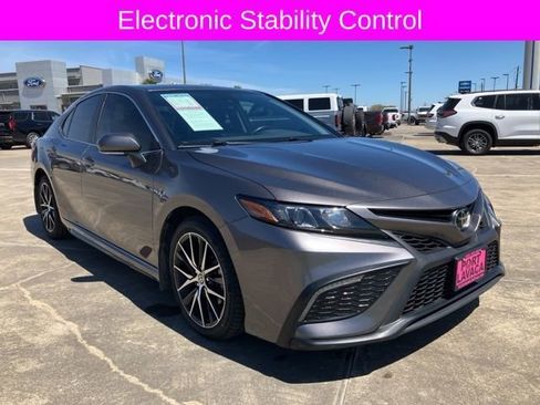 Used 2023 Toyota Camry SE FWD image 9