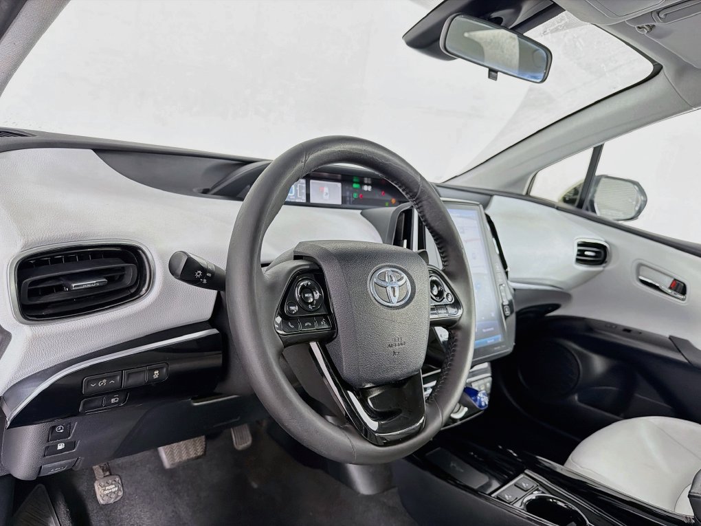 Used 2020 Toyota Prius Prime XLE FWD image 14