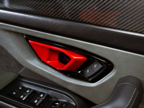 Used 2024 Lamborghini Urus S AWD/4WD image 30