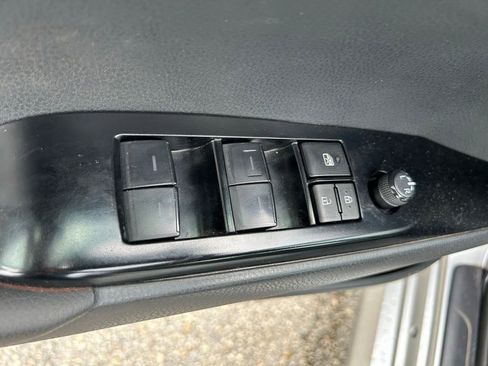 Used 2025 Toyota Camry LE w/ Convenience Package image 16