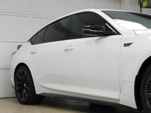 Used 2024 Cadillac CT5 V Blackwing w/ Carbon Fibre Package 2 RWD image 13