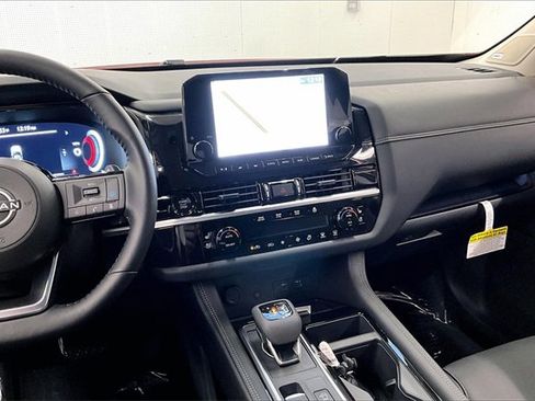 New 2025 Nissan Pathfinder Platinum w/ Cargo Package image 7