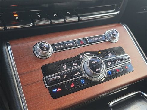 Used 2023 Lincoln Aviator Reserve w/ Equipment Group 201A image 22