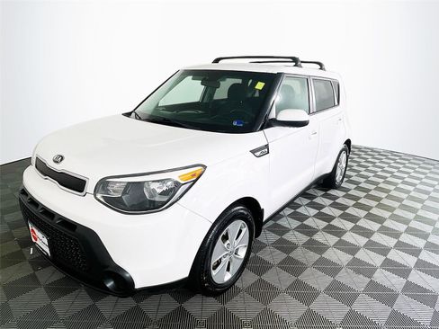 Used 2016 Kia Soul w/ Convenience Package FWD image 3