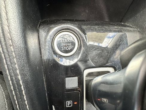 Used 2019 Nissan Kicks SV FWD image 19