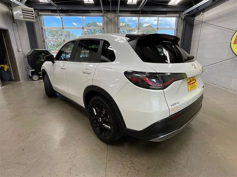 Used 2024 Honda HR-V Sport image 3