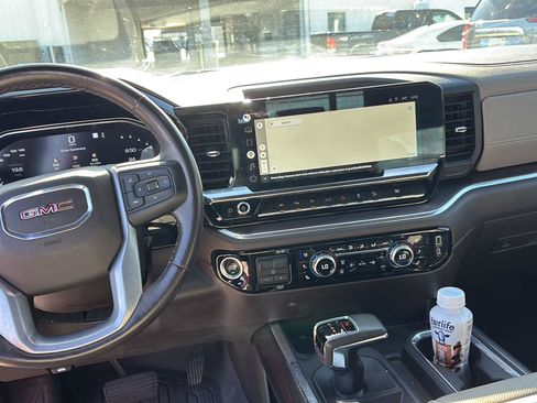 Used 2022 GMC Sierra 1500 SLT w/ SLT Premium Plus Package AWD/4WD image 16