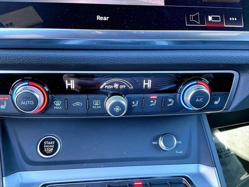 Certified 2024 Audi Q3 2.0T Premium w/ Convenience Package image 16