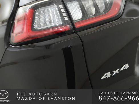 Used 2019 Jeep Cherokee Latitude Plus w/ Cold Weather Group image 32