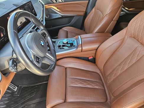 Used 2023 BMW X7 M60i w/ Executive Package image 6