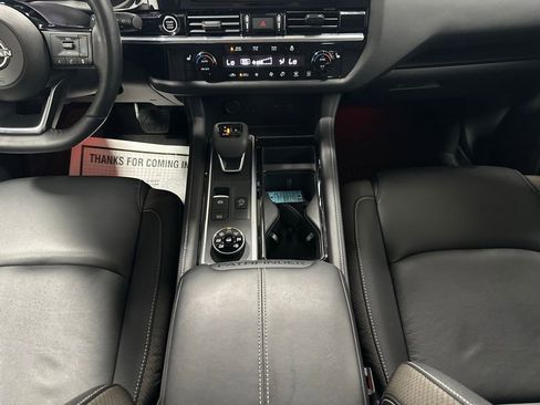 Used 2024 Nissan Pathfinder SL AWD/4WD image 31