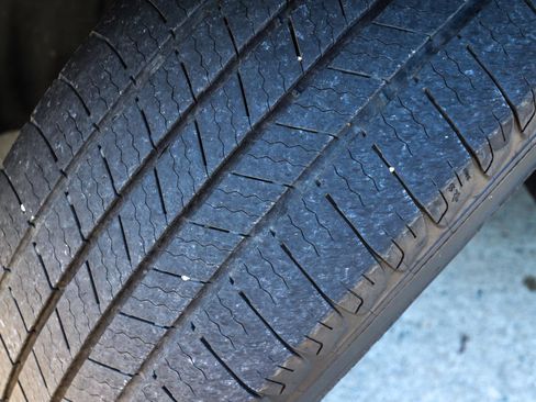 Used 2022 Toyota Prius XLE image 22