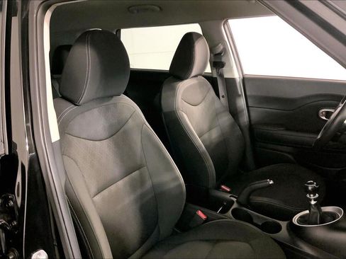Used 2014 Kia Soul FWD image 7