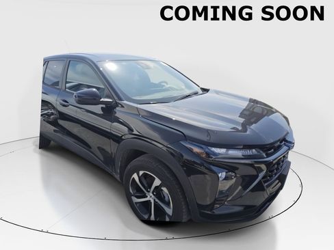 Used 2024 Chevrolet Trax RS w/ Driver Confidence Package image 1