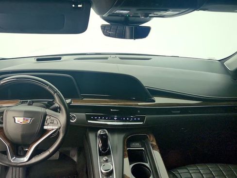 Certified 2021 Cadillac Escalade Premium Luxury Platinum image 24