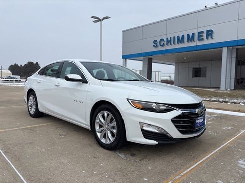 Used 2022 Chevrolet Malibu LT image 3
