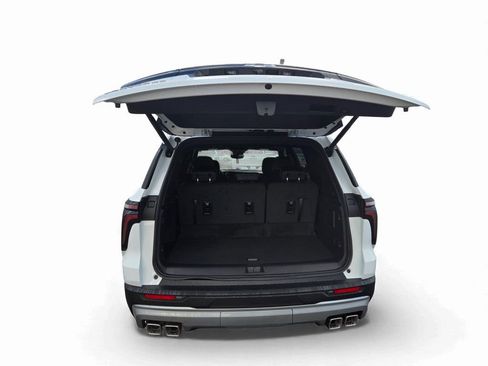 New 2026 Chevrolet Traverse LT w/ Sun and Wheel Package image 5