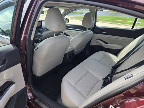 Used 2023 Nissan Altima 2.5 SL FWD image 25