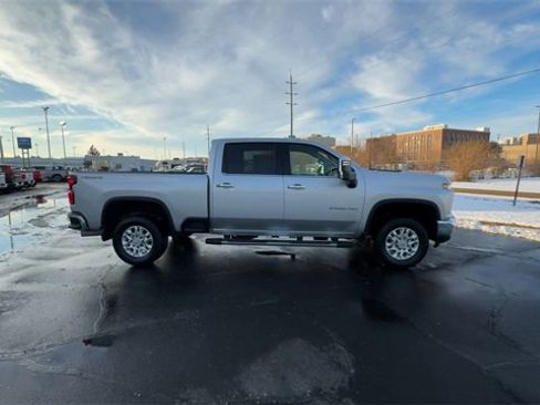 Used 2021 Chevrolet Silverado 2500 LTZ image 9