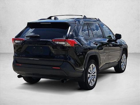 Used 2025 Toyota RAV4 XLE Premium FWD image 5