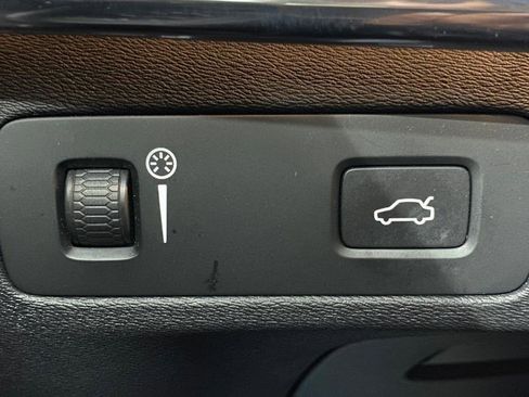 Used 2016 Volvo XC90 T6 Momentum image 23