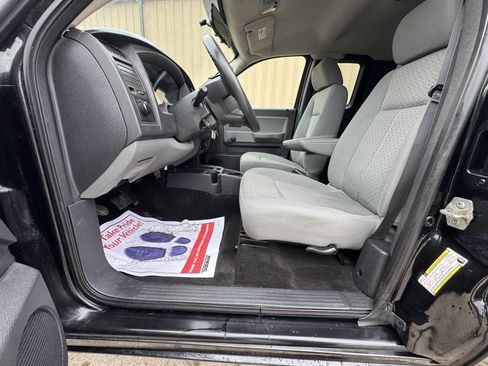 Used 2009 Dodge Dakota ST image 16