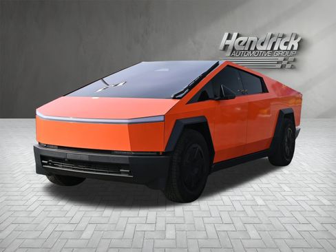 Used 2024 Tesla Cybertruck AWD Crew Cab image 6