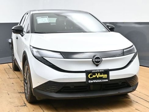 Used 2026 Nissan Leaf SV+ w/ Floor Mat Package (SV+) FWD image 4