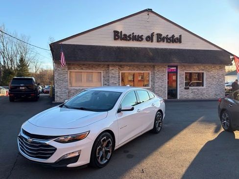 Used 2024 Chevrolet Malibu LT FWD image 1