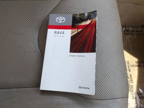 Used 2010 Toyota RAV4 Limited AWD/4WD image 27